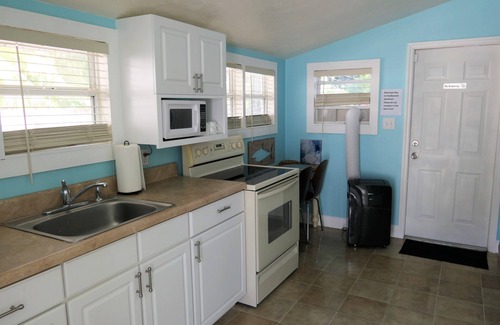 Altamont Manor Apartment | Relaxing Getaway in Florida with Pool & Breakfast Included