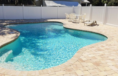 Altamont Manor Apartment | Relaxing Getaway in Florida with Pool & Breakfast Included