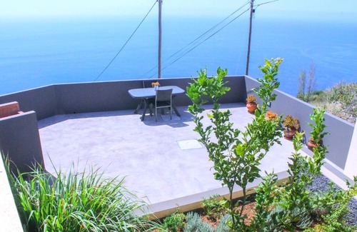 Paul do Mar Apartment | Family-Friendly Studio Two in Beautiful Massapez, Calheta