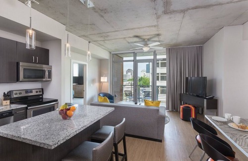 Civic District Condo | Modern Studio in Austin with Rooftop Pool & Full Kitchen