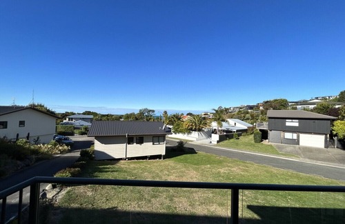 Kaiteriteri Apartment | Mid-Level Studio Unit with Breathtaking Sea Views