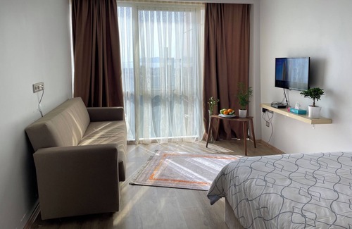 Maltepe Apartment | Cozy Studio Unit with Pool and Gym for Family Fun