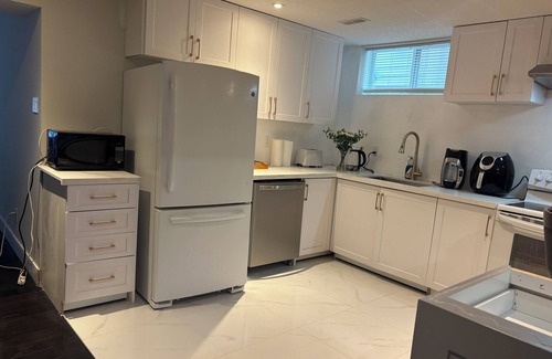 Grand River South Apartment | Cozy Studio Unti: Perfect for Families with Kitchen Access