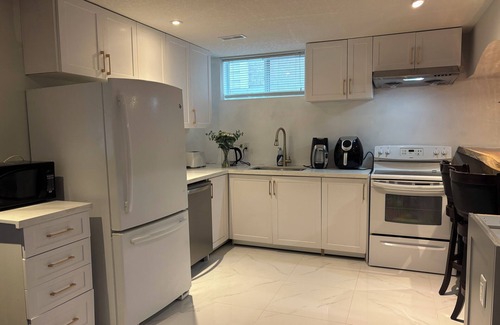 Grand River South Apartment | Cozy Studio Unti: Perfect for Families with Kitchen Access