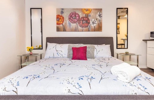 Centretown West Apartment | Pet-Friendly Studio Units with King Bed in Downtown Ottawa