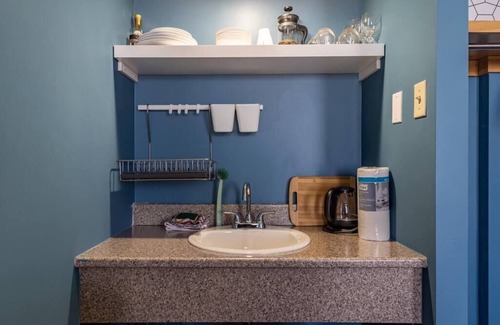 Dartmouth Apartment | Stylish Urban Nest by Sweet Digs with Kitchen & Breakfast