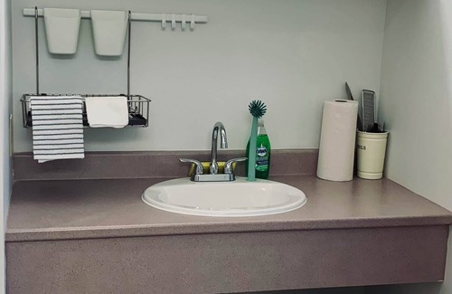 Dartmouth Apartment | Cozy Urban Nest by Sweet Digs with Breakfast & Kitchen