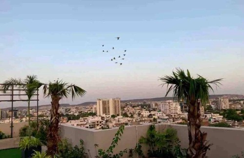 Panch Batti Apartment | Pet-Friendly Studio Vachi by Uthopian Stays Awaits You