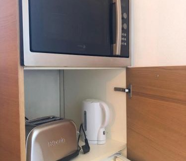 Antibes Old Town Apartment | Budget-Friendly Stay at Studio Vieil Antibes - Family Welcome