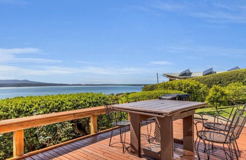 Mallacoota Apartment | Cozy Studio Views for Two - Rated 9/10 by Guests