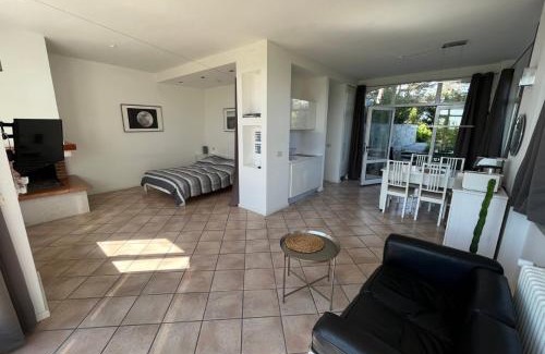 Como Apartment | Pet Friendly Studio at Villa Cardano - Guest Rated 9.7