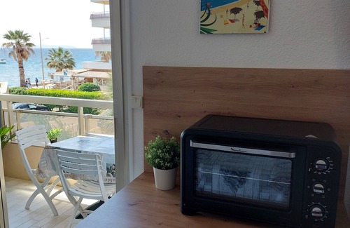 Le Lavandou Apartment | Ocean View Studio on Île du Levant with Parking & Accessibility
