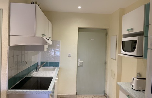 Farinole Apartment | Seaside Studio for 2-3 Guests: Highly Rated & Family-Friendly