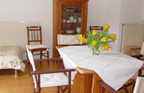 Wahring Apartment | Budget-Friendly Studio Währing - Family Friendly Retreat