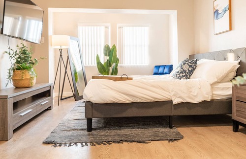 Coronado Hills Apartment | Studio w/ Great Location Near Highway DT-D