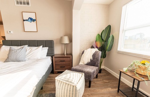 Coronado Hills Apartment | Studio w/Great Location Near Highway DT- H