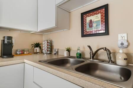 Michigan City Apartment | Cozy Studio with King Bed Near Beach & Shops - Family Friendly