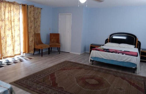 Northwest Carrollton House | Cozy Studio w/ Private Bathroom in Carrollton, Rated 10/10