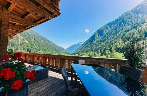 Flattach Apartment | Cozy Studio Waterfall with Kitchen & Breakfast Included