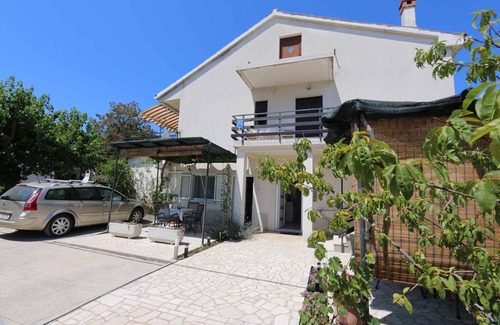 Silo Apartment | Pet-Friendly Studio with Ocean View in Sunny Location