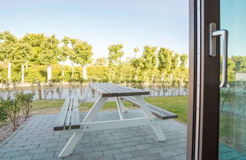 Westende Apartment | Cozy Studio with Double Bed & Pet-Friendly Amenities