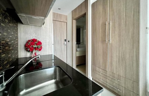 Na Chom Thian Apartment | Seaside Studio: Pet and Child Friendly Retreat Awaits