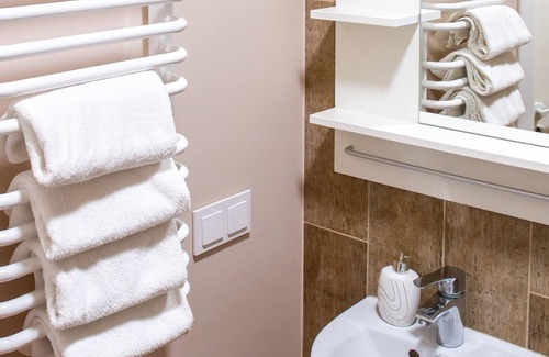 Vilnius city municipality Apartment | Cozy Studio with Balcony & Kitchen: Perfect for Your Stay