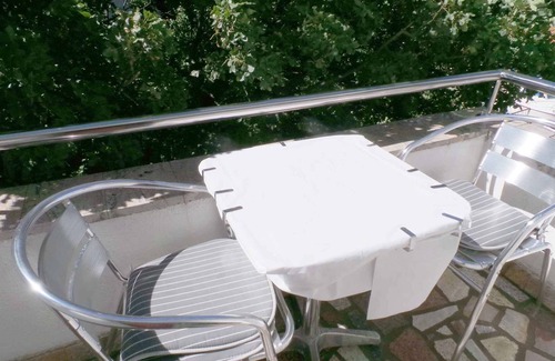 Klenovica Apartment | Oceanfront Apartment with Balcony & 9.8/10 Guest Rating