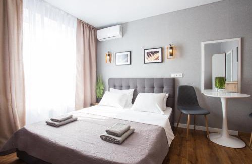 Petrovskoye Apartment | Inviting Studio with City View on Hrekivska Street
