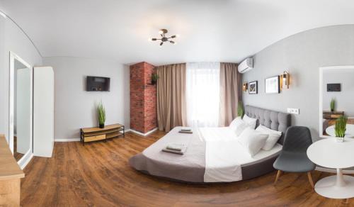 Petrovskoye Apartment | Inviting Studio with City View on Hrekivska Street