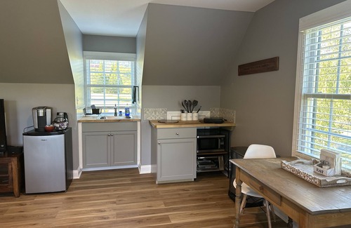 Afton Apartment | Prime Studio Near Wineries and Hiking Trails - 10/10 Rated