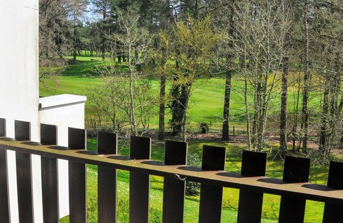 Hardelot-Plage Apartment | Inviting Studio with Golf Course Views & Family-Friendly Perks