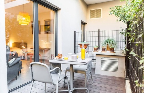 Lyon City Centre Apartment | Modern Studio with Garage Near Gare Perrache in Lyon