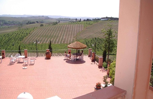Cerreto Guidi Apartment | Relaxing Studio with Garden and Private Outdoor Pool