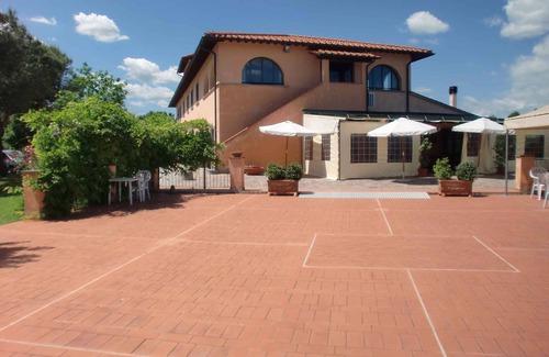 Cerreto Guidi Apartment | Relaxing Studio with Garden and Private Outdoor Pool