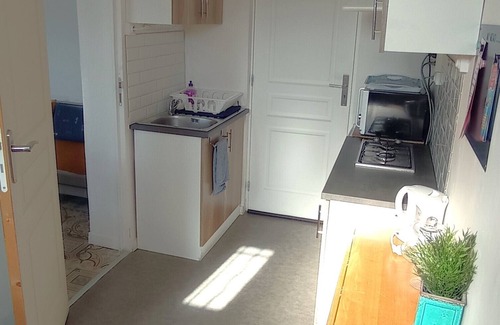 Mimet House | Cozy Studio with Kitchen and Pool Access – Guest Rated 10/10