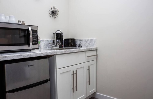 Bankers Hill Apartment | Charming Studio with Large Balcony in San Diego Gateway