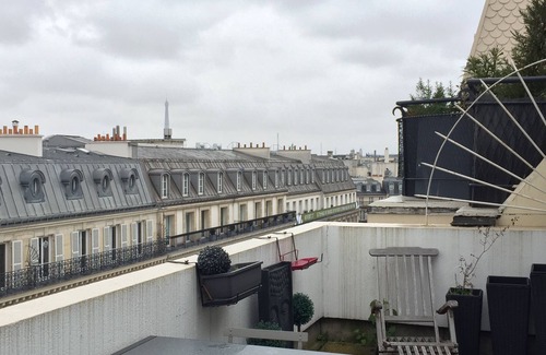 Quartier Saint-Georges Apartment | Elegant Studio with Terrace in Haussmann - Guest Rated 9.8