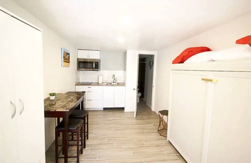 El Paso Apartment | Convenient Studio Near Ft. Bliss with Kitchen Amenities