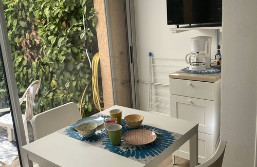 Sausset-les-Pins Apartment | Cozy Studio with Garden and Parking Near the Ocean
