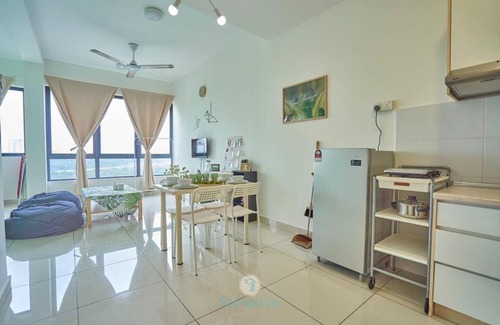 Semenyih Apartment | Inviting Studio with Pool & Free Netflix in Semenyih