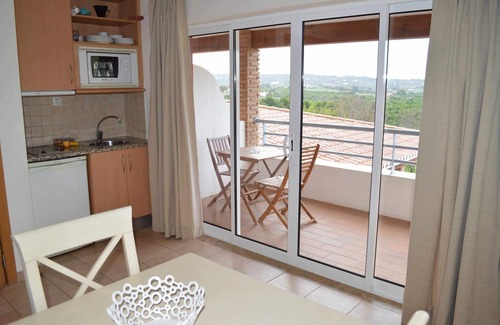 Silves Hotel | Relaxing Studio with Pool View and Spa Amenities