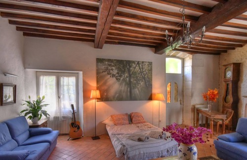Douchapt House | Studio with private garden and terrace and swimming pool
