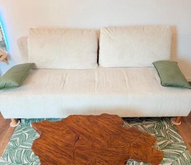 Villerest Apartment | Studio with private spa, close to golf and lake