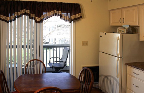 Wells Apartment | Modern Studio with Pool Table & Screened Balcony Near Beaches