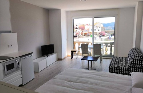 Combarro Apartment | Cozy Studio with Sea Views and Kitchen Amenities