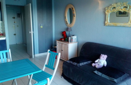 Carry-le-Rouet Apartment | Scenic Studio with Breathtaking Views of Marseille Bay
