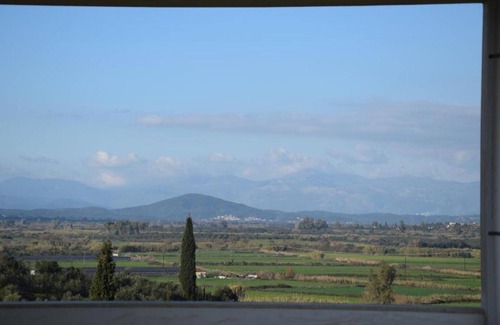 Piperitsa Apartment | Inviting Studio with Terraces for Unforgettable Getaways