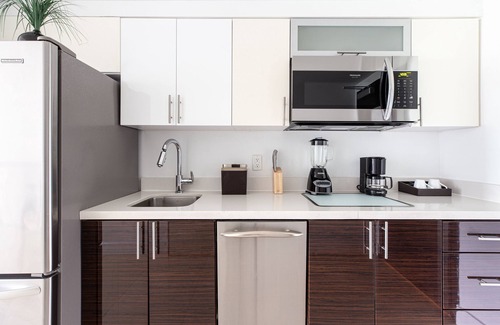 Bal Harbour Apartment | Cozy Studio Steps from Bal Harbour Beach with Kitchenette