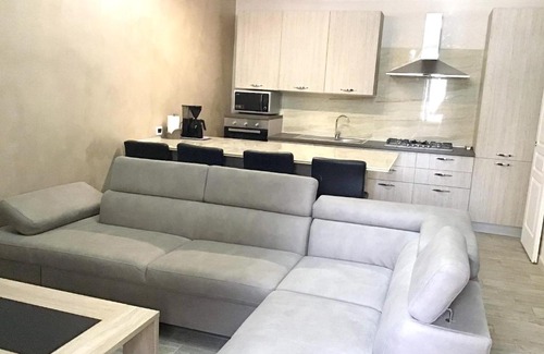 Favara Apartment | Cozy Studio with Wifi in Agrigente for Family Getaways